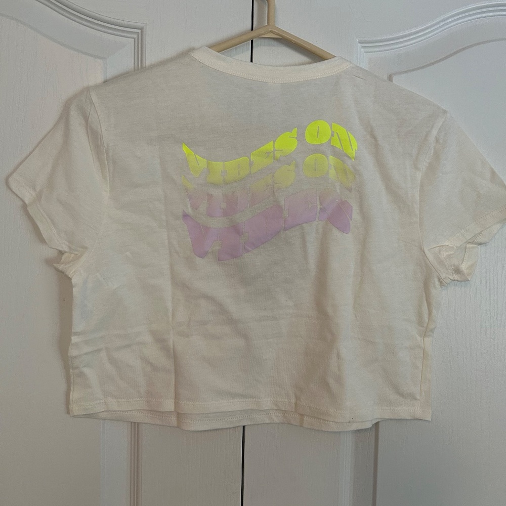 Fabletics Baby Crop Tee - Picture 2 of 4